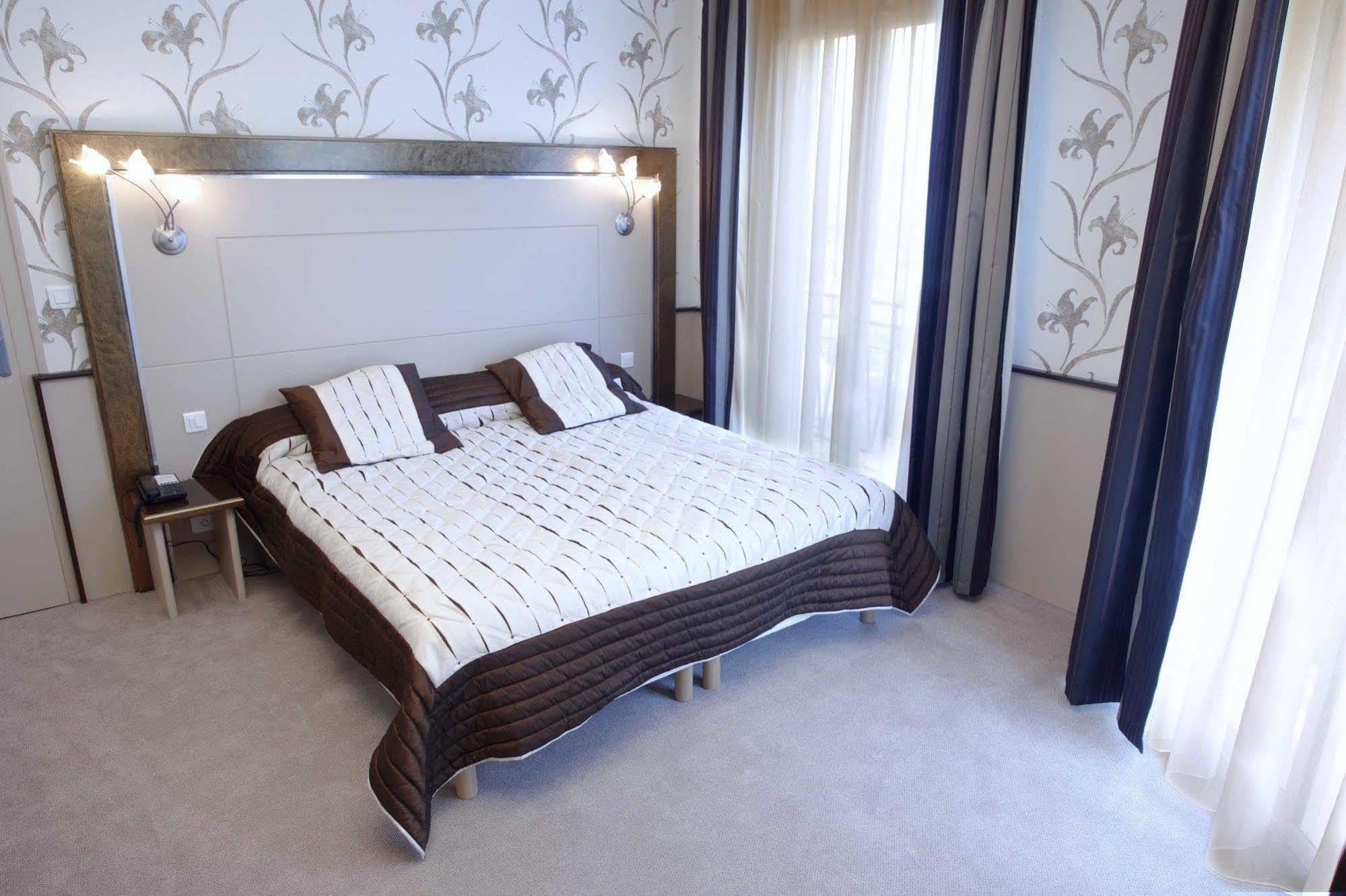 Hotel Le Berry Saint-Nazaire Esterno foto